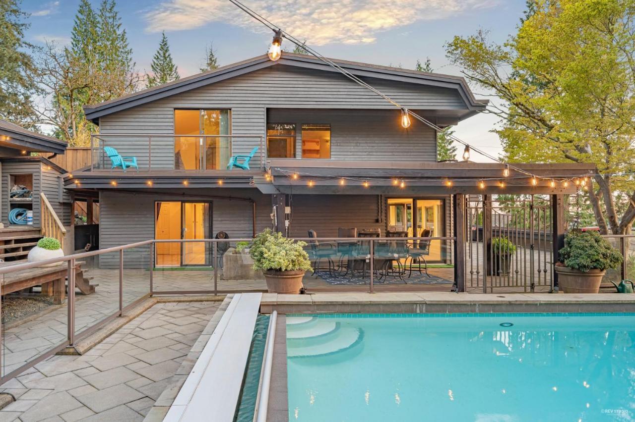 Seymour Private Bedroom, Ensuite Bathroom With Shared Pool, Hot Tub With Views North Vancouver Luaran gambar