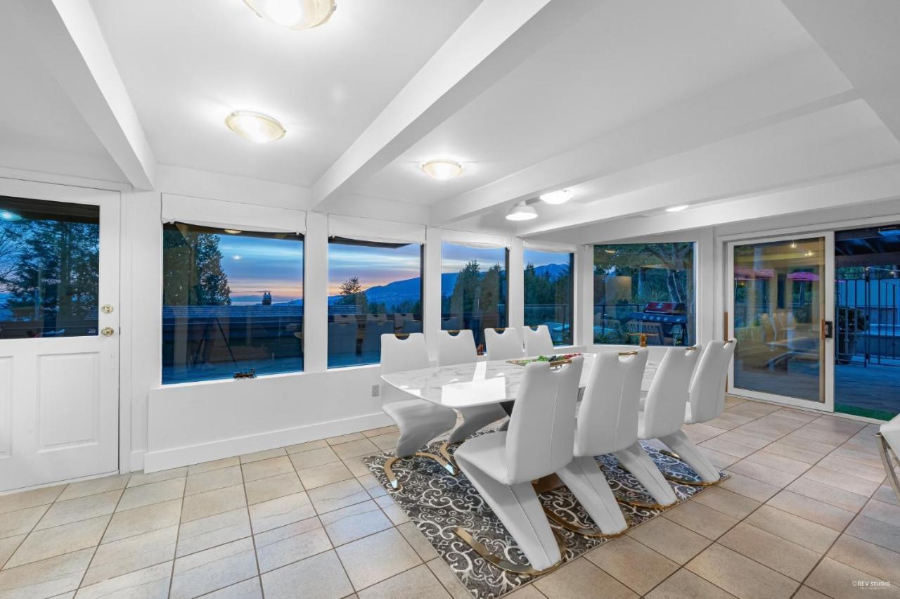 Seymour Private Bedroom, Ensuite Bathroom With Shared Pool, Hot Tub With Views North Vancouver Luaran gambar