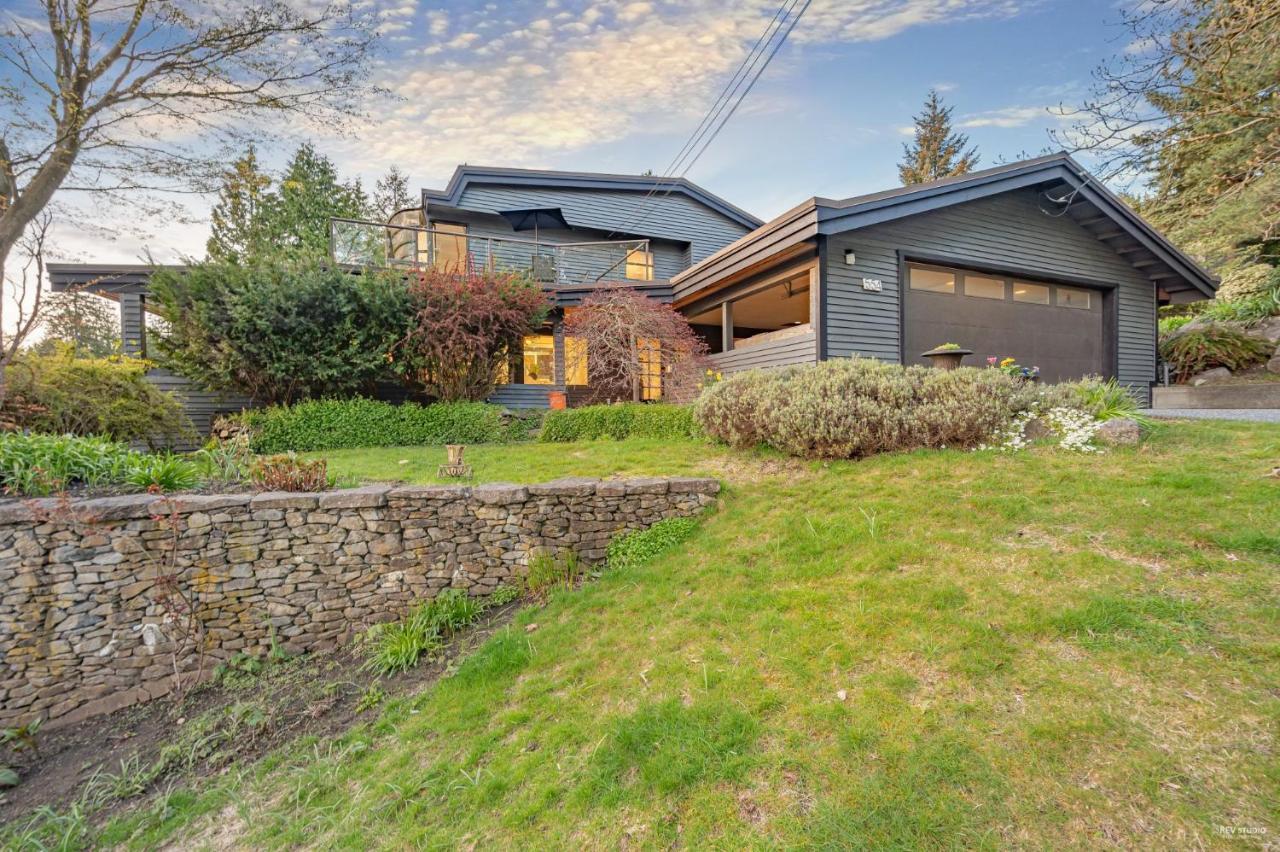 Seymour Private Bedroom, Ensuite Bathroom With Shared Pool, Hot Tub With Views North Vancouver Luaran gambar