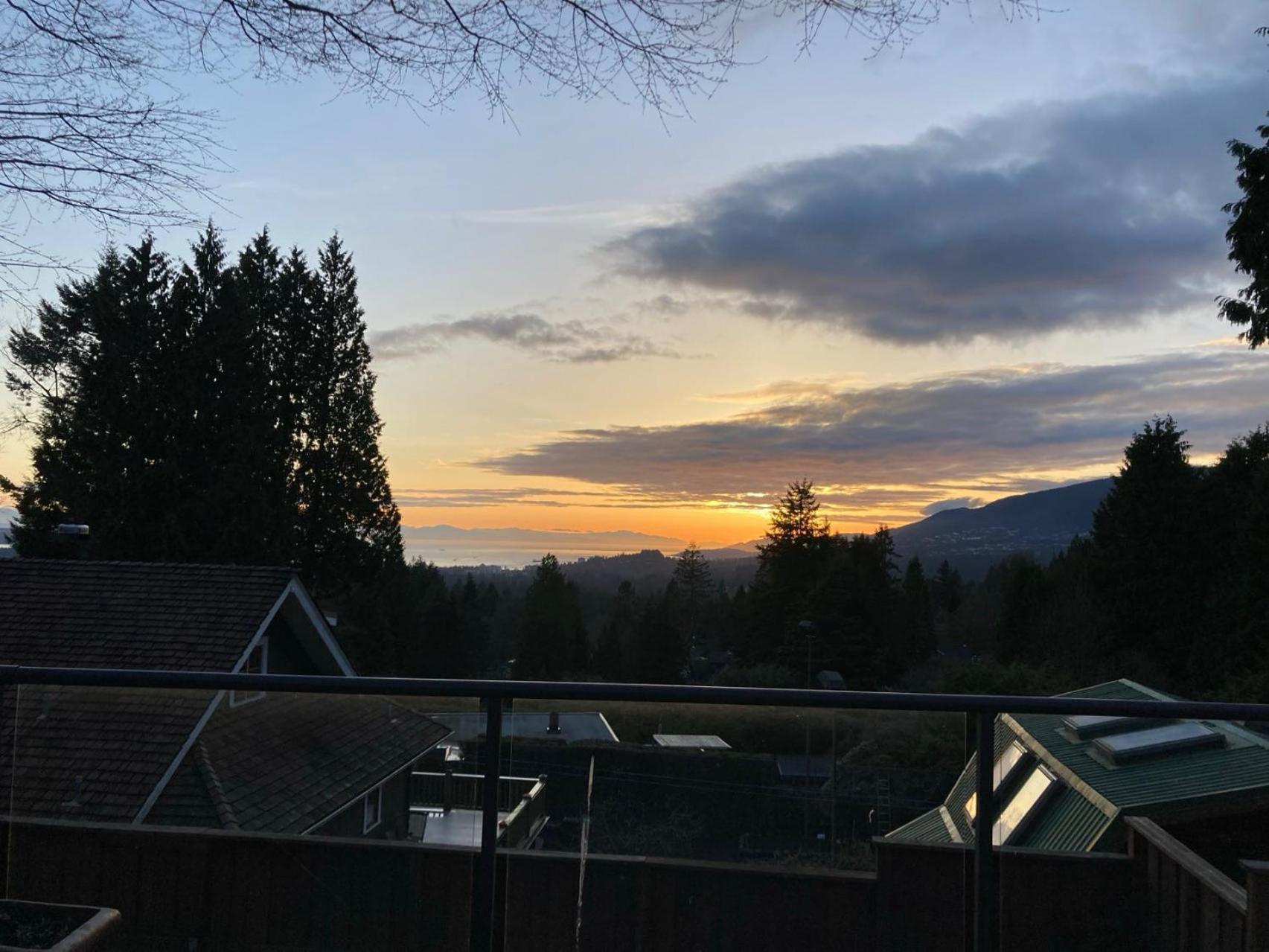 Seymour Private Bedroom, Ensuite Bathroom With Shared Pool, Hot Tub With Views North Vancouver Luaran gambar