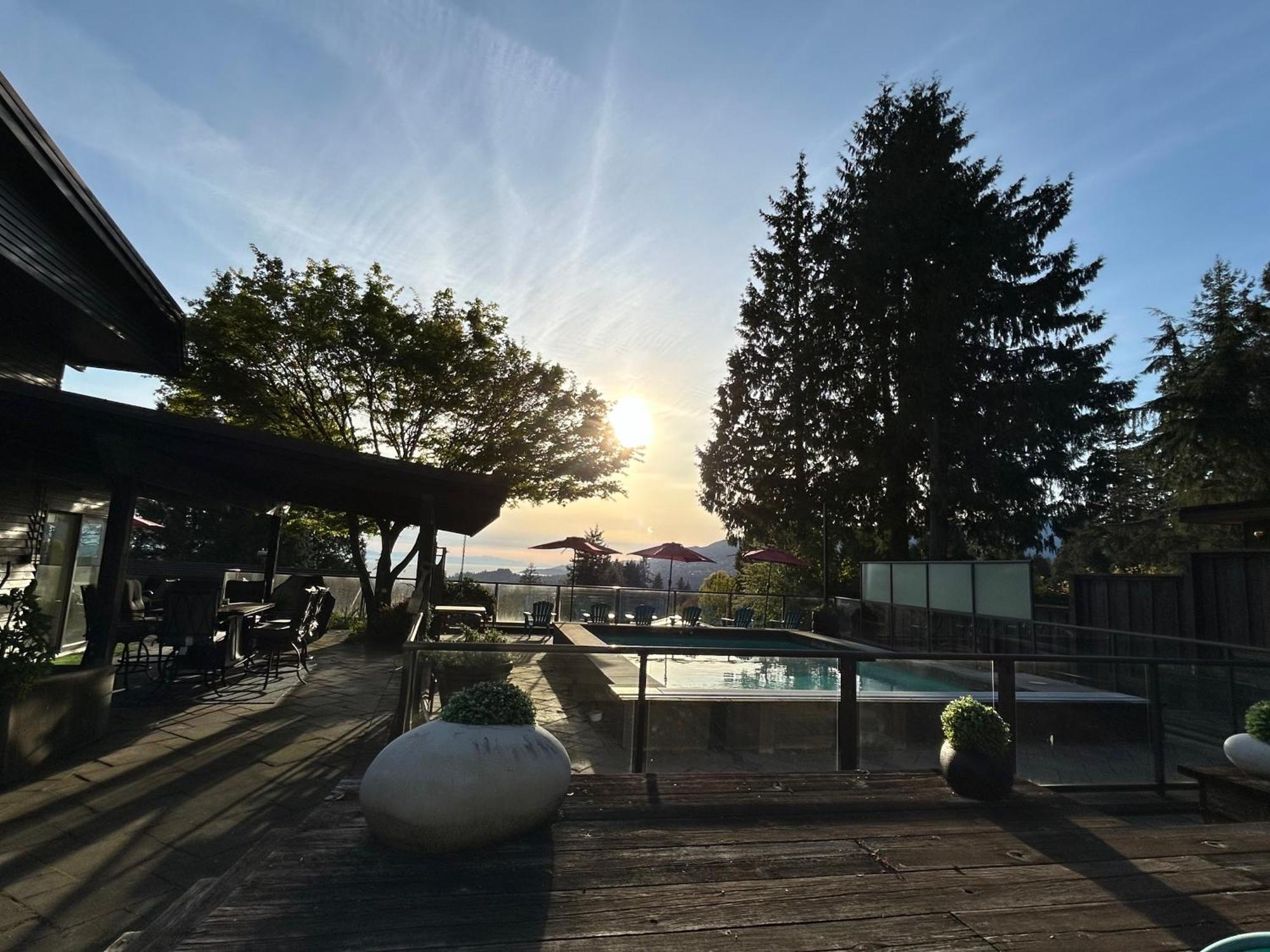 Seymour Private Bedroom, Ensuite Bathroom With Shared Pool, Hot Tub With Views North Vancouver Luaran gambar