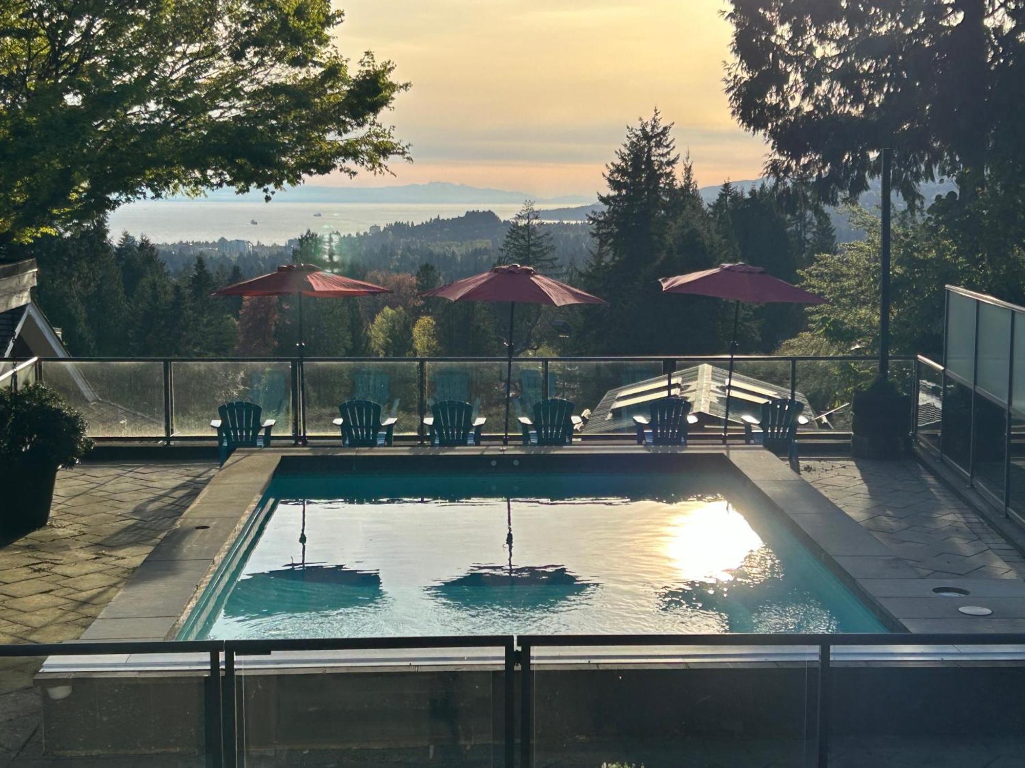 Seymour Private Bedroom, Ensuite Bathroom With Shared Pool, Hot Tub With Views North Vancouver Luaran gambar
