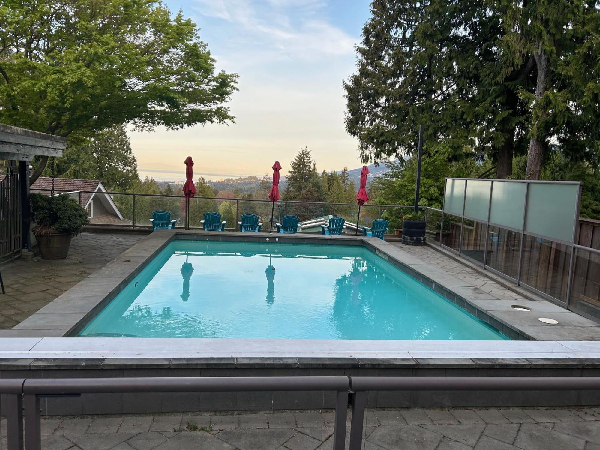 Seymour Private Bedroom, Ensuite Bathroom With Shared Pool, Hot Tub With Views North Vancouver Luaran gambar