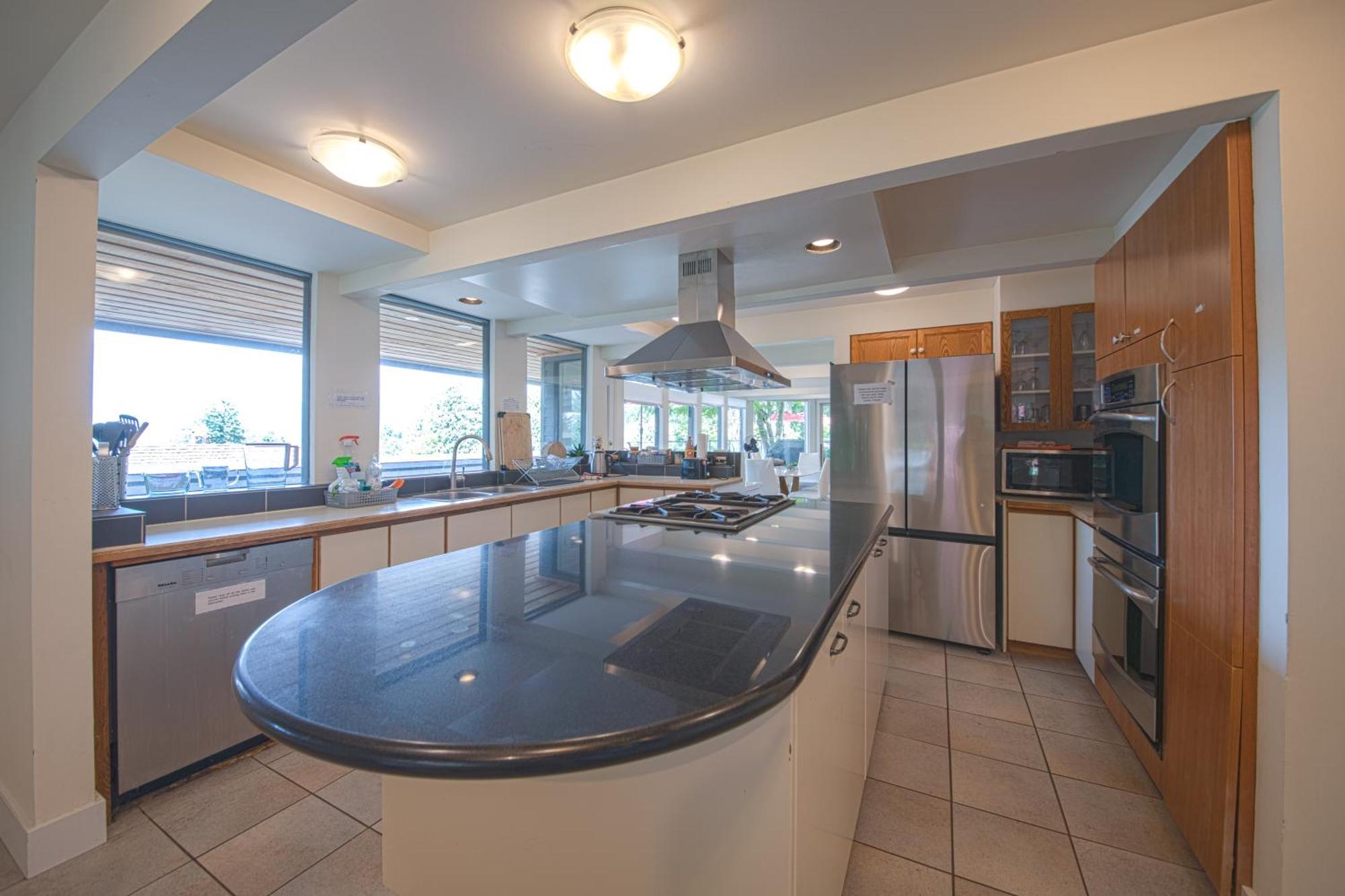 Seymour Private Bedroom, Ensuite Bathroom With Shared Pool, Hot Tub With Views North Vancouver Luaran gambar
