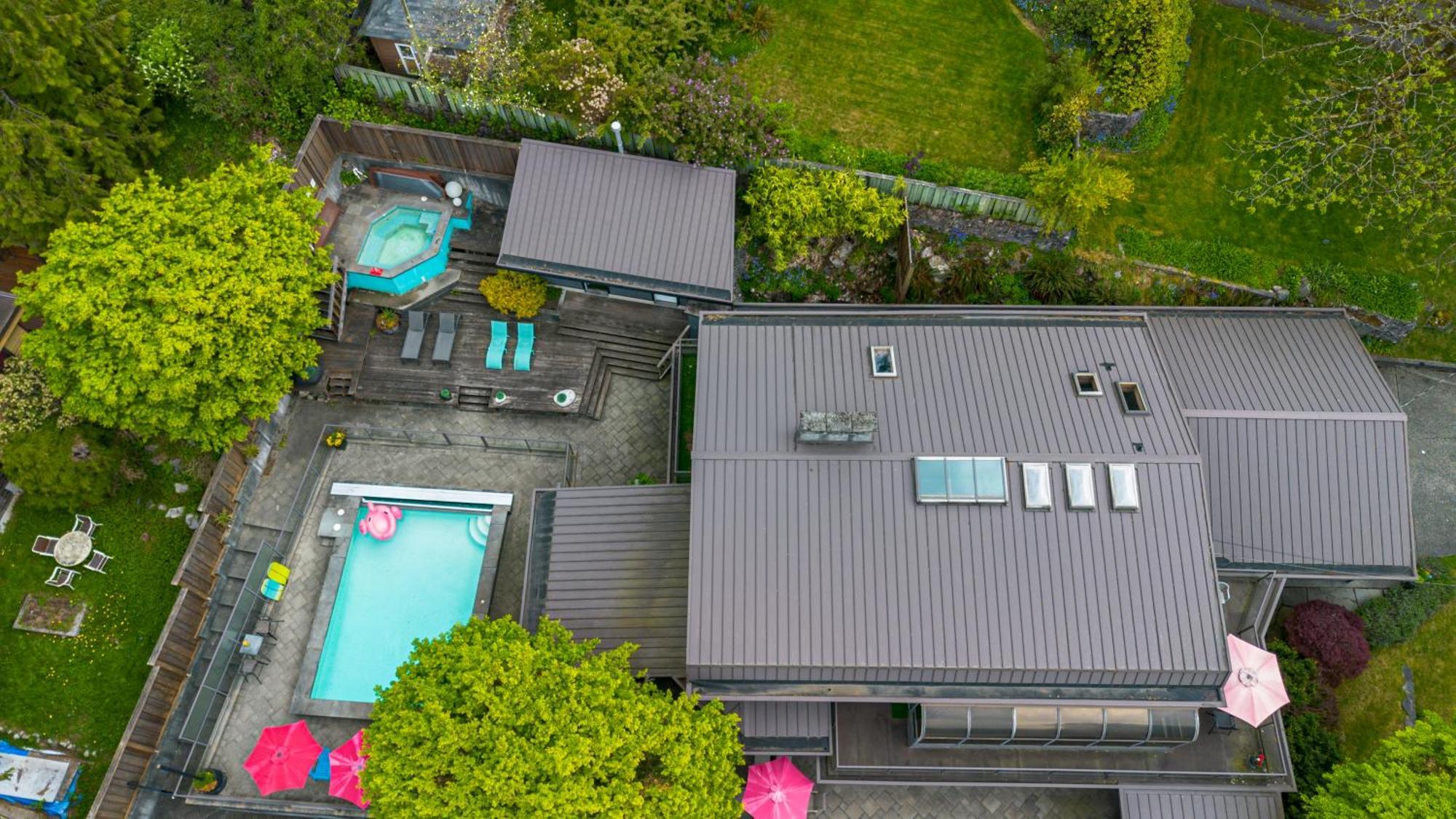Seymour Private Bedroom, Ensuite Bathroom With Shared Pool, Hot Tub With Views North Vancouver Luaran gambar